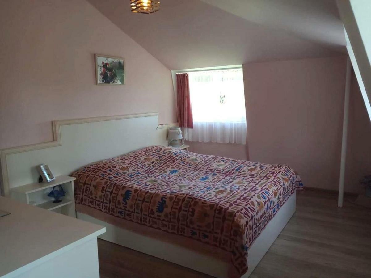 Nino'S Veranda Apartment Telavi Bagian luar foto